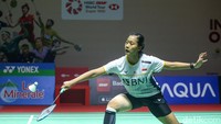 Putri KW sempat beri perlawanan ketat, namun terus tertinggal 10-17. 