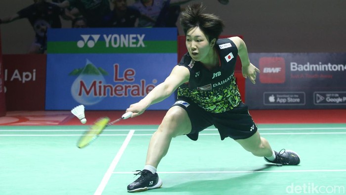 Indonesia Open 2023: Langkah Putri KW Dihentikan Akane Yamaguchi Pebulu tangkis tunggal puteri Indonesia Putri Kusuma Wardani berhadapan dengan pebulutangkis tunggal puteri asal Jepang Akane Yamaguchi dalam babak 16 besar Indonesia Open 2023 yang berlangsung di Istora Senayan, Jakarta, Kamis (15/6/2023). Dalam pertandingan yang berlangsung 2 set ini, Putri harus mengakui keunggulan pebulutangkis puteri no 1 dunia ini dengan skor 15-21 dan 11-21.