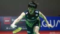 Backhand menyilang Yamaguchi bikin dirinya jaga keunggulan 15-10.  