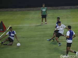Melihat Aksi Pemain Timnas Indonesia Latihan Jelang Lawan Argentina