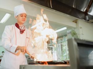 Mengenal Prodi D4 Manajemen Industri Jasa Makanan, Cocok untuk yang Hobi Kulineran!