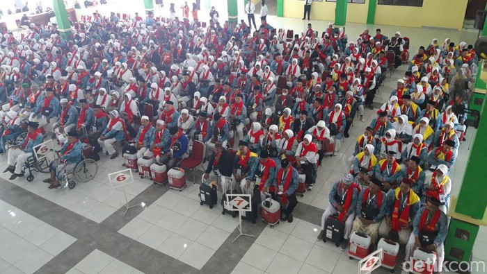 Jemaah calon haji di Embarkasi Solo. Diunggah Kamis (15/6/2023).