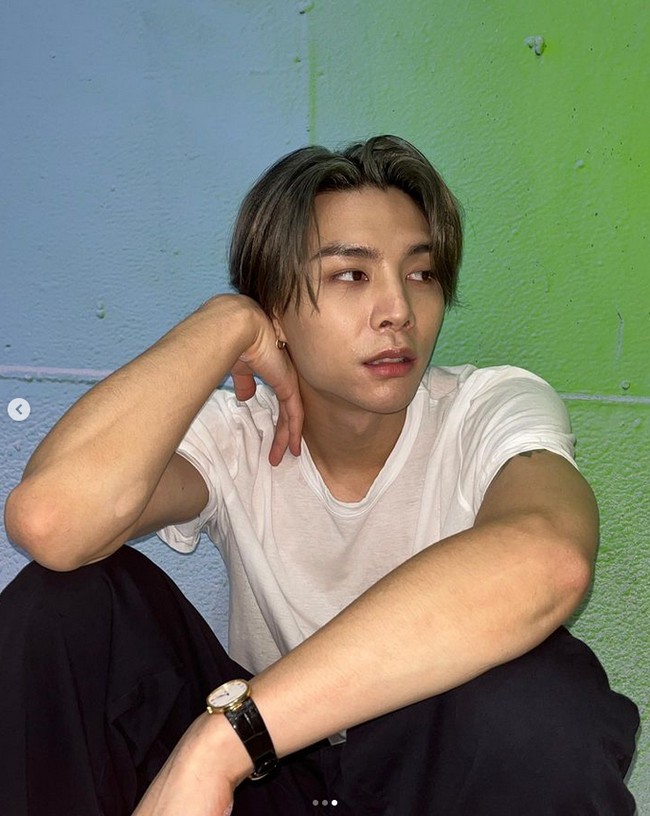Namun SM Entertainment membawa kabar mengejutkan pada 11 Juni. Johnny NCT harus membatalkan pertunjukannya sebagai DJ karena mengalami patah tulang. Foto: Instagram