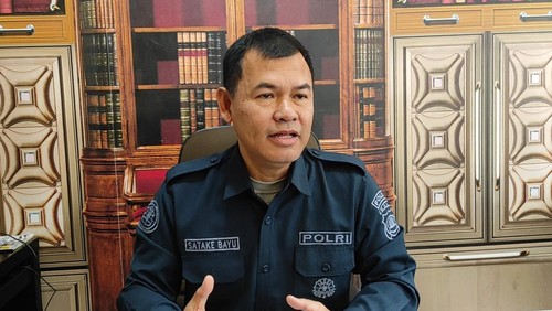 Kabid Humas Polda Bali Kombes Stefanus Satake Bayu Setianto di ruang kerjanya, Denpasar, Bali, Kamis (15/6/2023).