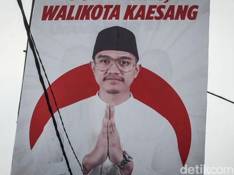 Kaesang Pangarep mengaku siap menjadi Depok Pertama. Baliho bergambar dirinya terpampang di Jalan Margonda Raya.