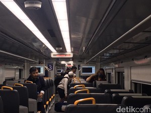 Selama Februari Naik Kereta Bandara Cuma Goceng!