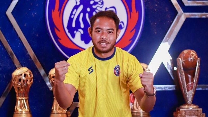 Kiper Arema FC