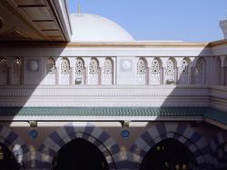 Keindahan Kubah Masjid Nabawi saat Bergeser Menutup dan Membuka