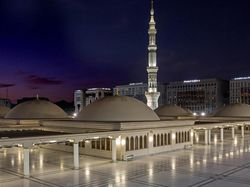 Keindahan Kubah Masjid Nabawi saat Bergeser Menutup dan Membuka