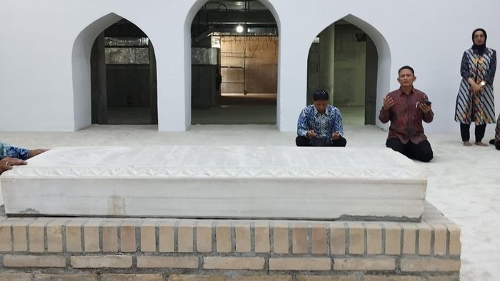 Maruf Amin ziarah ke makam Imam Bukhari di Uzbekistan (Matius-detikcom)