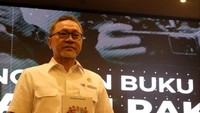 Beliau mengingat bagaimana perjalanannya setahun ke belakang. Ia menduduki jabatan sebagai Menteri Perdagangan tepat ketika krisis minyak goreng terjadi. Ini menjadi kesan tersendiri dan Beliau tuangkan ke dalam halaman buku tersebut.