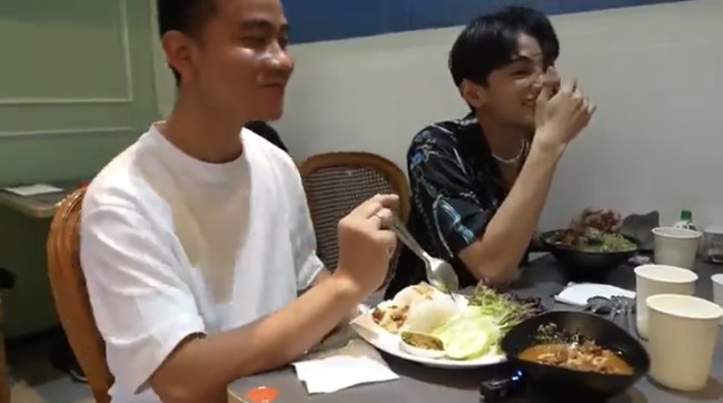 “Ternyata artis kpop doyan bakso urat,” tulis Gibran sebagai keterangan videonya. Saat pertama kali bertemu, dia mengajak Zayyan menyantap makanan Indonesia di Korea Selatan. Foto: Instagram