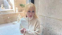 Nita Vior begitu disukai warganet karena tampilan blonde. (Foto: dok Instagram)