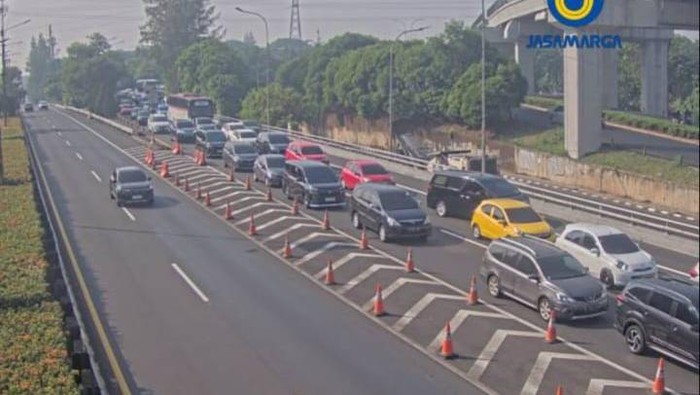 Pantauan lalu lintas Tol Cawang arah Tebet