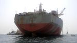 Penampakan Kapal Tanker yang Membusuk di Laut Merah
