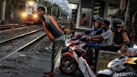 KAI Buka Lowongan Penjaga Perlintasan, Lulusan SMA-Usia 45 Bisa Daftar