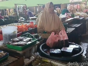 Kegigihan Penjual Cincau Nabung 12 Tahun Akhirnya Berangkat Haji