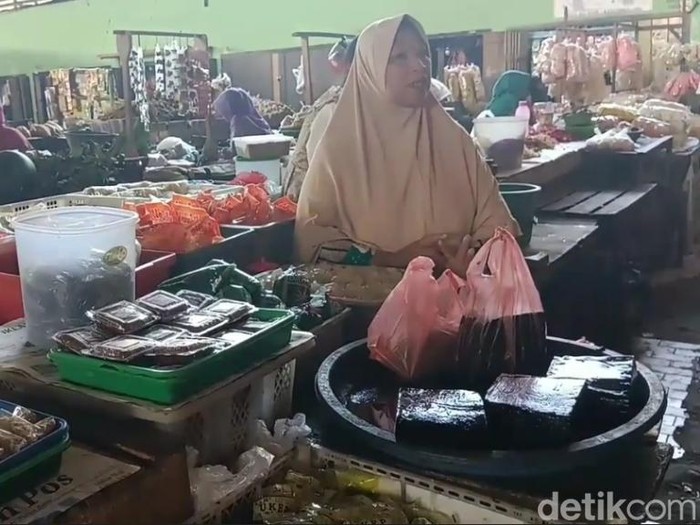 Penjual Cincau Nabung 12 Tahun Akhirnya Naik Haji