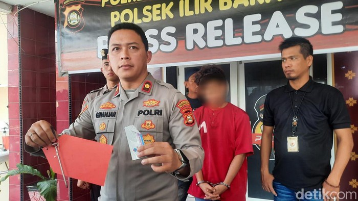 Seorang anak di Palembang 3 kali coba bunuh ibu karena menolak punya ayah tiri.