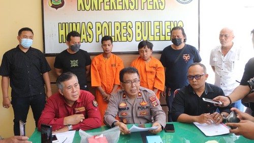 Polres Buleleng merilis tersangka kasus pencurian di Mapolres Buleleng, Kamis (15/6/2023). (Made Wijaya Kusuma)