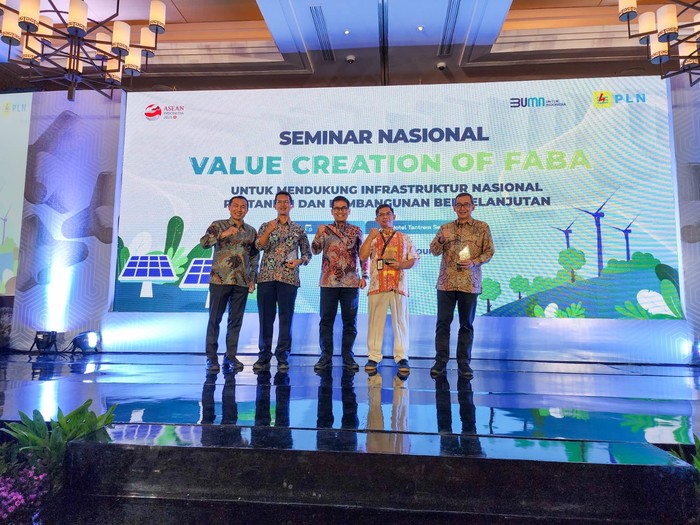 PT PLN (Persero) melakukan pengelolaan dan pemanfaatan Fly Ash dan Bottom Ash (FABA) yakni abu sisa pembakaran batu bara di Pembangkit Listrik Tenaga Uap (PLTU) dalam mendukung pembangunan berkelanjutan dan sirkular ekonomi.