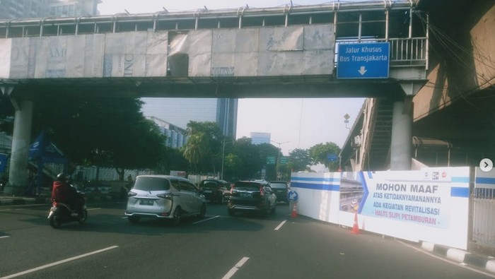 Revitalisasi Halte Transjakarta Slipi Petamburan