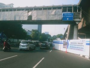 Ada Perbaikan Halte TransJ, 1 Jalur ke Arah Flyover Slipi Tak Bisa Dilintasi