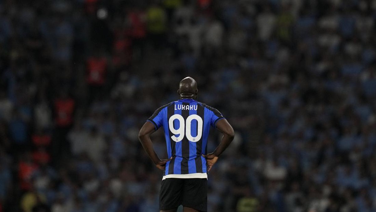 Suporter Juventus menolak potensi kedatangan Romelu Lukaku. (Foto: AP/Antonio Calanni)