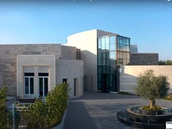 15 Foto Rumah Crazy Rich Dubai Seharga Rp 717 M, Garasinya bak Punya Batman