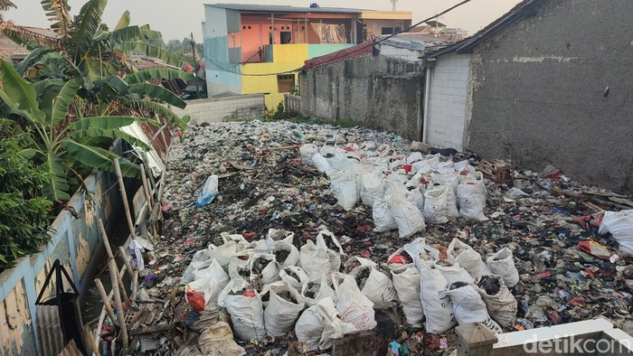 Sampah di permukiman pada Bogor. (Rizky/detikcom)