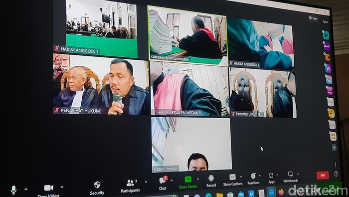 Sidang tuntutan Apin BK di PN Medan yang digelar secara online