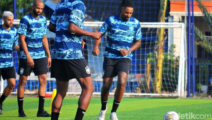 Striker PSIS Semarang Carlos Fortes saat latihan. Foto diunggah Kamis (15/6/2023).