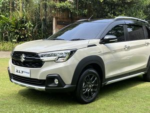 Harga Mobil Hybrid Suzuki Masih Bisa Lebih Murah