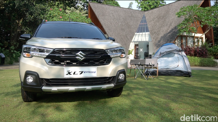 Suzuki XL7 Hybrid Alpha