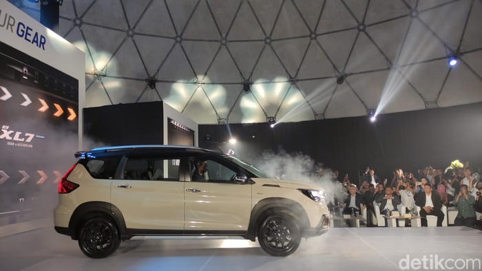 Suzuki XL7 Hybrid meluncur di Indonesia.