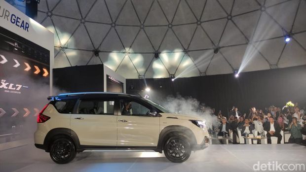 Suzuki XL7 Hybrid meluncur di Indonesia.