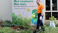 Alita sebagai perusahaan lokal bidang teknologi informasi dan telekomunikasi, terus melakukan inisiatif keberlanjutan (sustainability initiative) dalam menjaga lingkungan untuk mengurangi emisi karbon mulai dari kebijakan membawa alat makan dan minum sendiri untuk mengurangi sampah plastik, kebijakan work from anywhere yang dapat menurunkan konsumsi listrik serta menerapkan kebijakan alur kerja digital guna mengurangi penggunaan kertas. Gerakan menanam satu pohon satu karyawan ini dilakukan lebih dari 600 karyawan Alita hingga 15 Desember mendatang.
