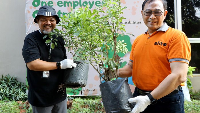 Tekan Emisi Gas Karbon dengan Penanaman Pohon Alita sebagai perusahaan lokal bidang teknologi informasi dan telekomunikasi, terus melakukan inisiatif keberlanjutan (sustainability initiative) dalam menjaga lingkungan guna mengurangi emisi karbon.