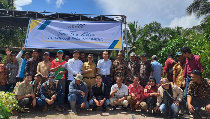 Temu Mitra antara pimpinan Petani Wilmar Padi Indonesia dan petani di Belitang 3