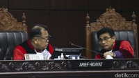 MK menyebut pilihan terhadap sistem pemilihan apapun, sama-sama berpotensi terjadinya praktik politik uang.  