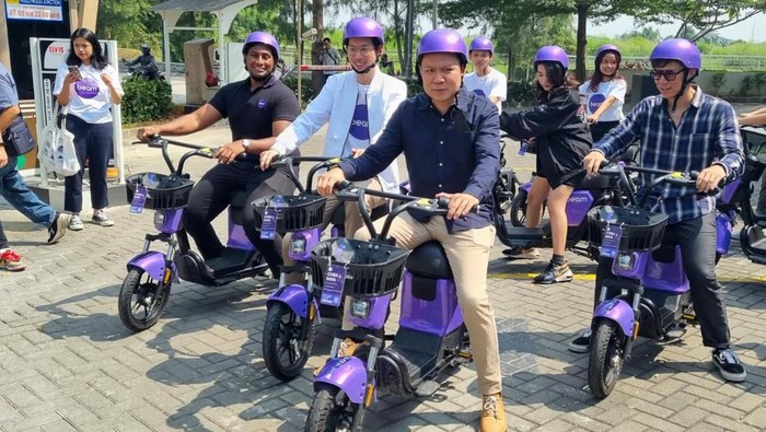 Trasportasi Ramah Lingkungan Hadir di Jababeka PT Jababeka Tbk dan Beam Mobility meresmikan layanan ride-sharing sepeda elektrik di Jababeka. Warga bisa menggunakan sepeda listrik itu di dalam kawasan Jababeka.