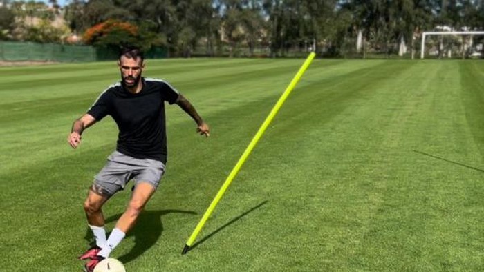 Tyronne del Pino saat latihan mandiri