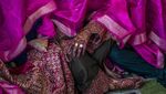 Uniknya Pernikahan Massal di India, Kepala Ditutup Kain Ungu dan Oranye