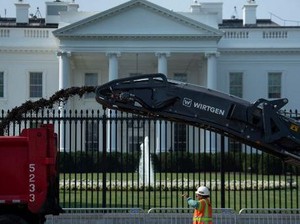 Moodys Turunkan Peringkat Utang AS, Ini Respons Gedung Putih