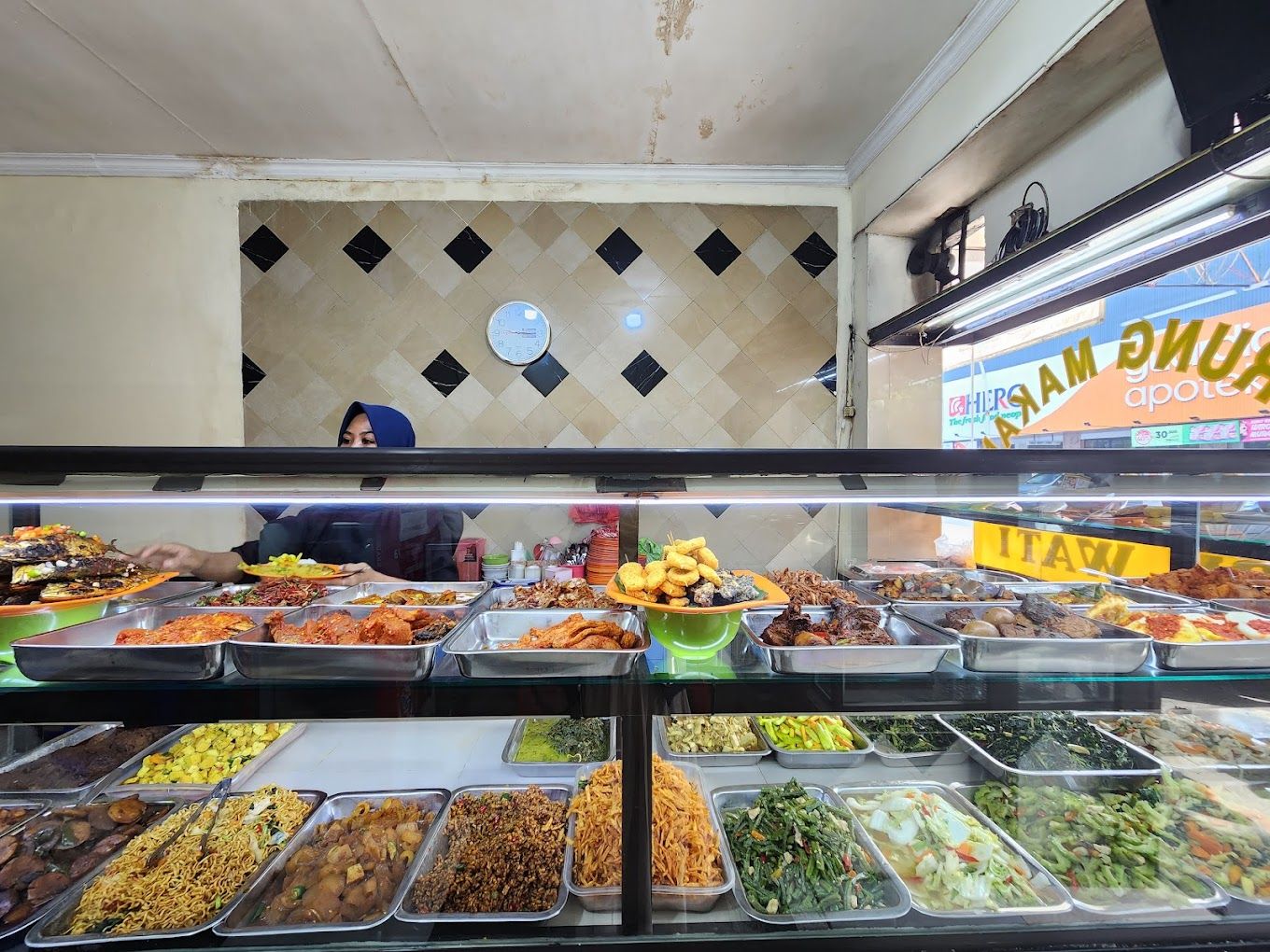 Warung Makan Ibu Wati di Jalan Sabang