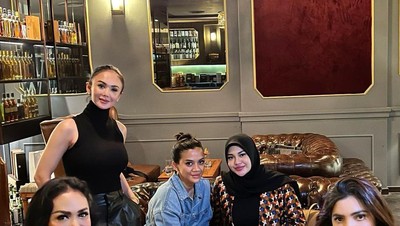 Kompaknya Yuni Shara Nongkrong Bareng Kris Dayanti dan Ashanty
