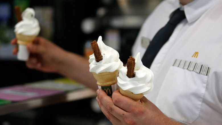 5 Fakta Kebersihan Es Krim Resto Cepat Saji Diungkap Netizen