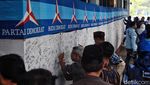 Aksi Cap Jempol Darah Tolak Moeldoko dan Loyal ke AHY