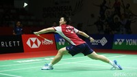 Gim kedua dimenangkan oleh He Bing Jiao dengan skor 21-19.  