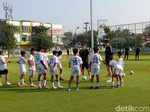 Serunya Anak-anak Solo Latihan Bola Bareng Tim Korsel Jeonbuk FC